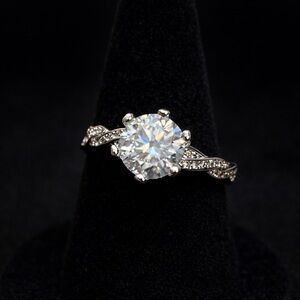 Dazzling Silver Moissanite  Diamond 2 Carat Women's Ring adjustable size 6-9